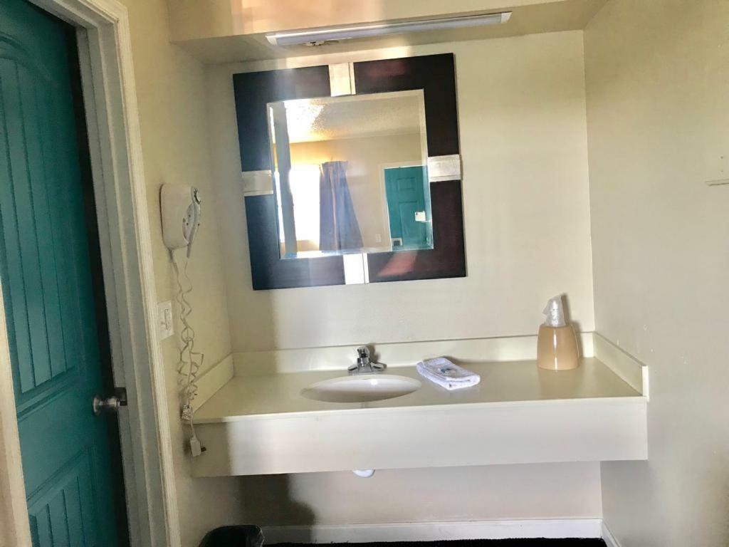 Eufaula Lakeside Inn מראה חיצוני תמונה